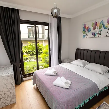 Kervansaray Two Bed By Holidaykeys Daire