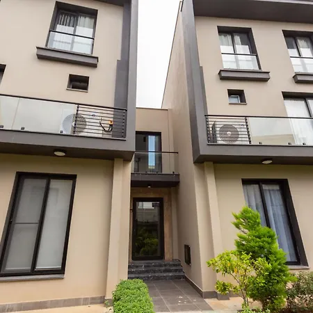 Kervansaray Two Bed By Holidaykeys Daire